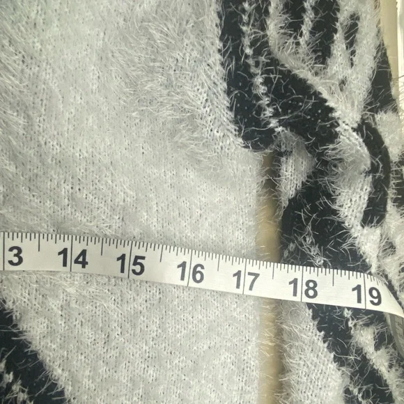 Northern Angel by Anthropology Aztecs design Sweater - Picture 7 of 11